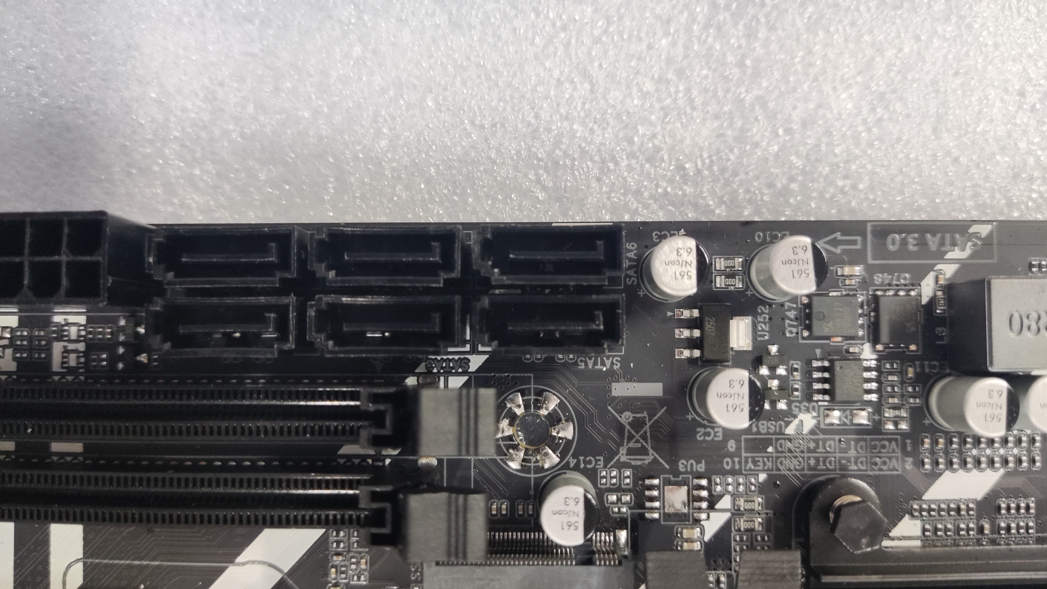 英特尔 X99 主板 - 六个 SATA 3.0 插槽 2025-7-23_00-32-43_isryqawr0u.jpg