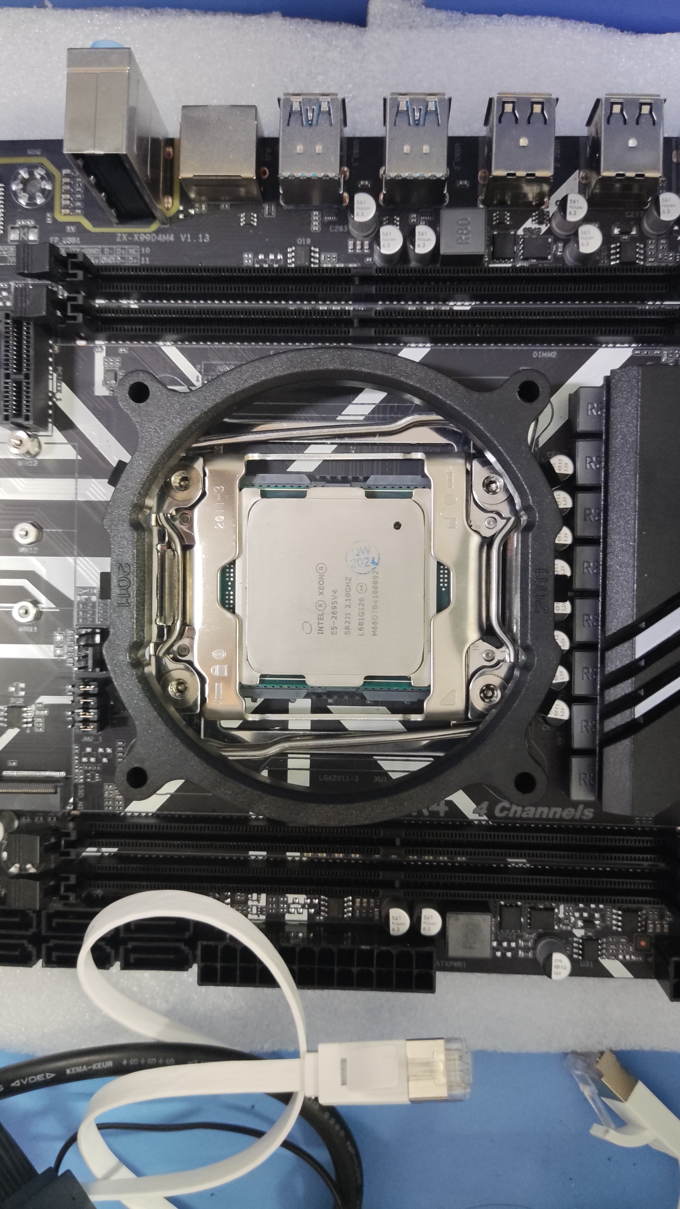 安装 CPU 散热器扣具 2025-7-23_16-36-35_v01h0kr5fc.jpg