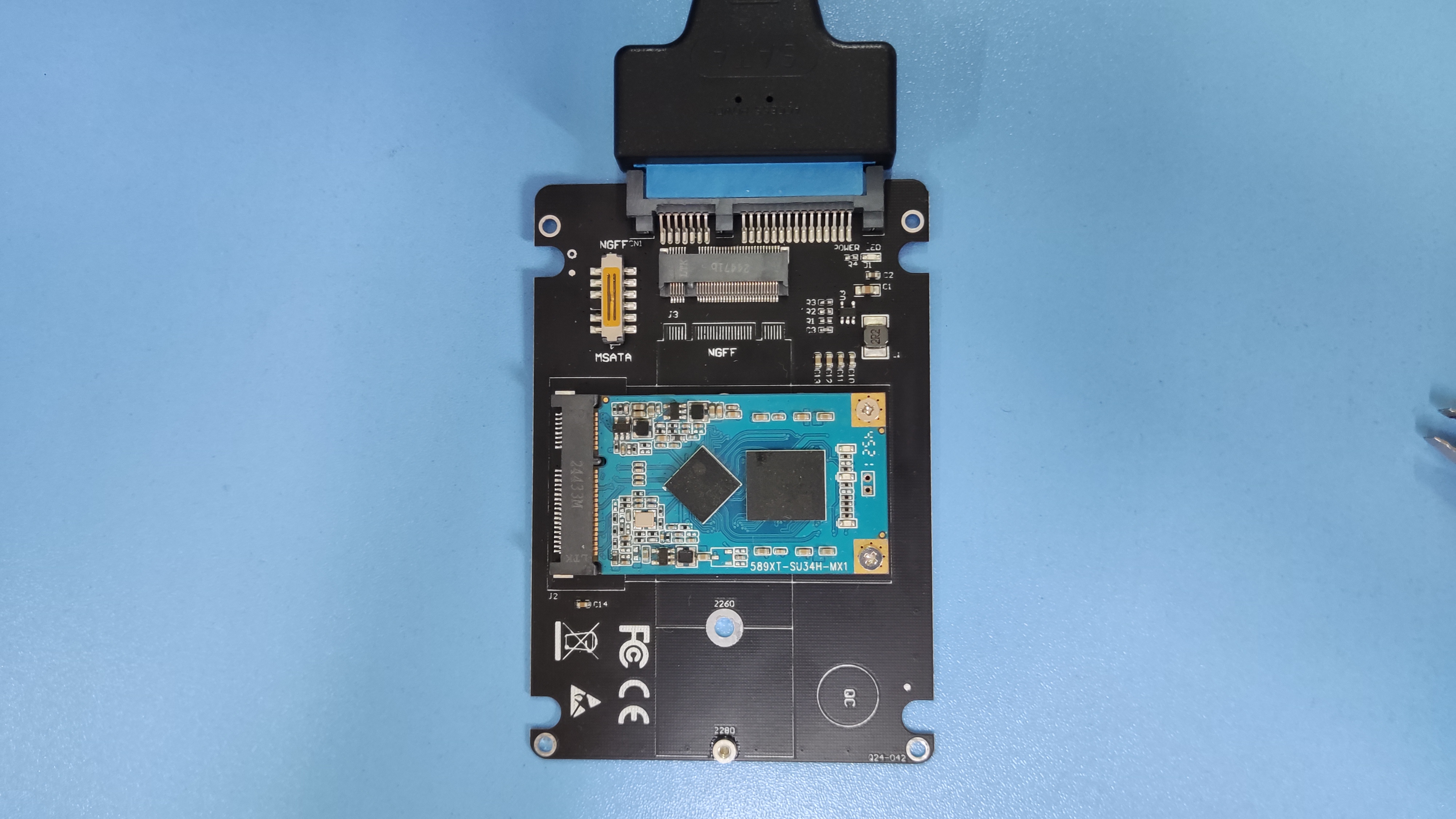 固态硬盘插入接口转换模块中 2025-9-8_14-40-14.jpg